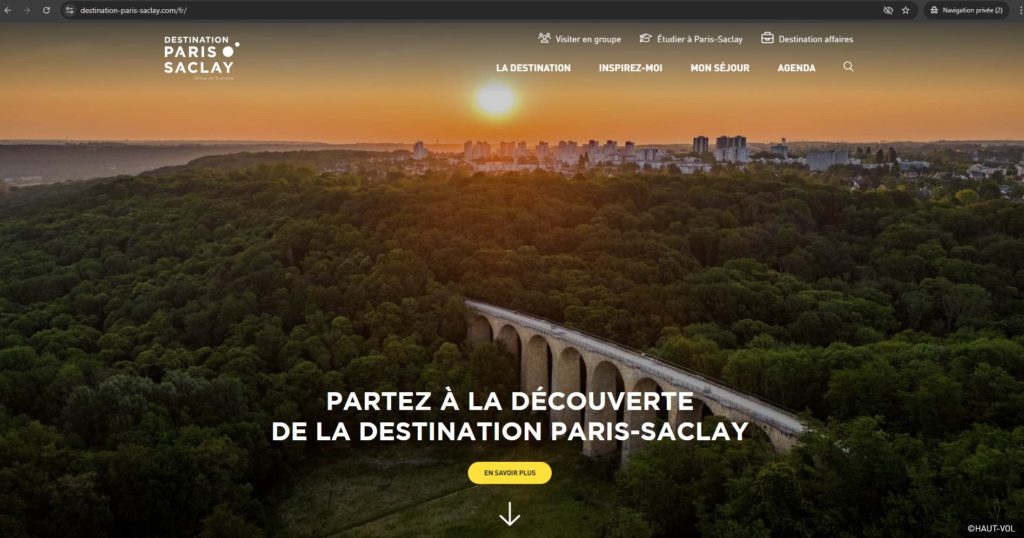 Capture d'écran de la page d'accueil du site internet "destination paris saclay"